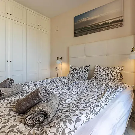 Spacious Apartment, El Coloso